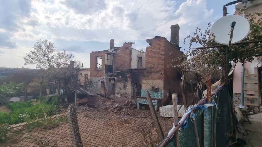 Правителството прие програма за компенсиране на пострадалите от пожарите у