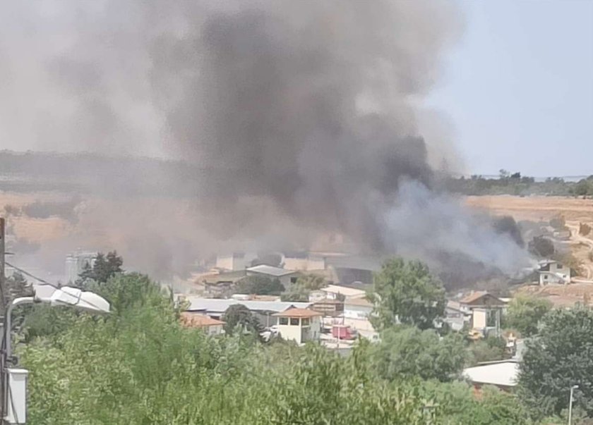 Два пожара горят край варненското село Константиново