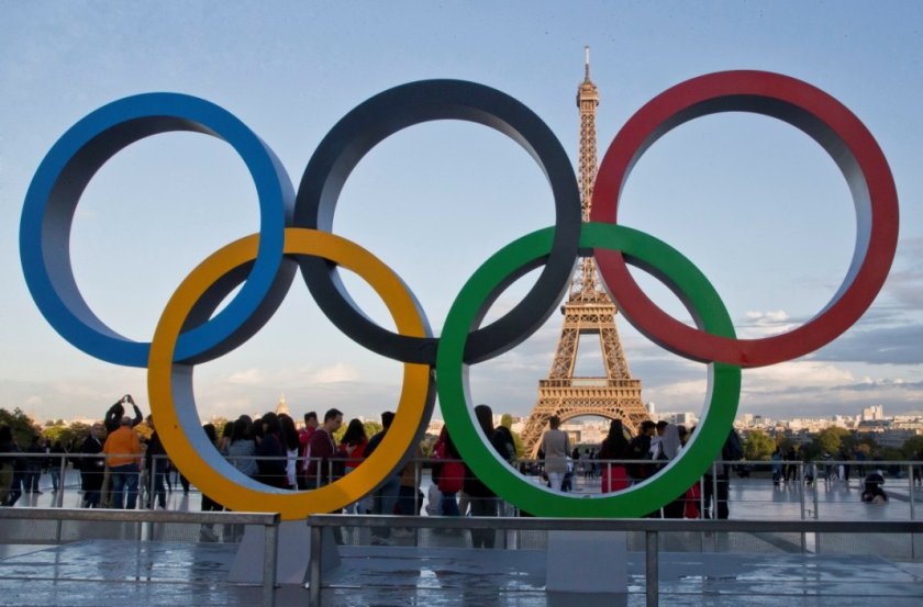 Париж 2024: плажен волейбол пред Айфеловата кула и фехтовка под стъкления покрив на Гран Пале