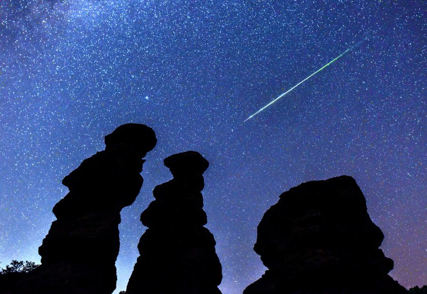 100 ярки падащи звезди час пика метеорния поток персеиди