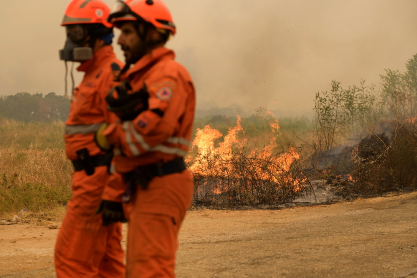 Пети ден остава критична ситуацията с пожара на българо-гръцката граница