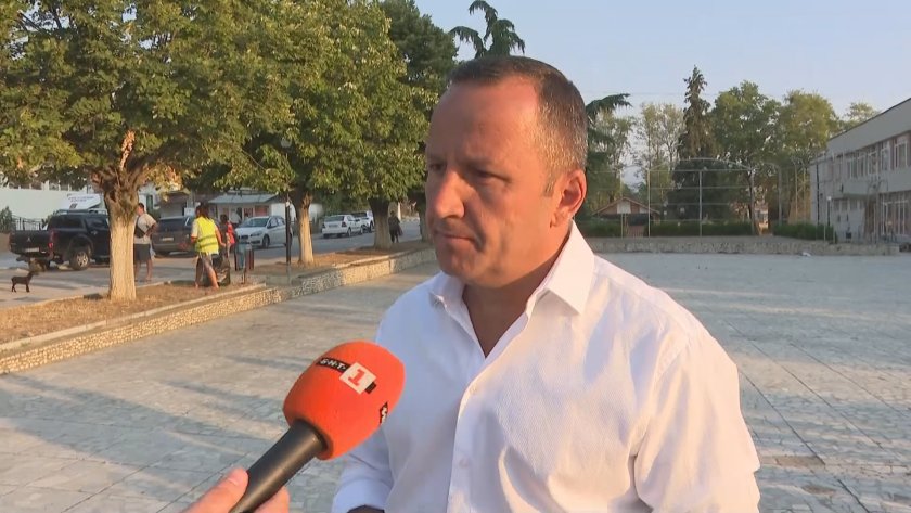 На българо-гръцката граница огънят е навлязъл вчера на българска територия.