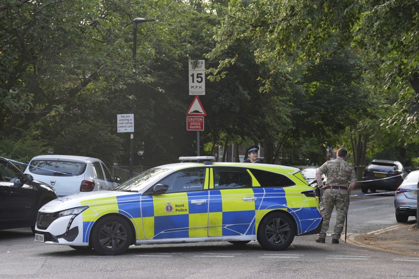 8 души са ранени след нападение с нож във Великобритания