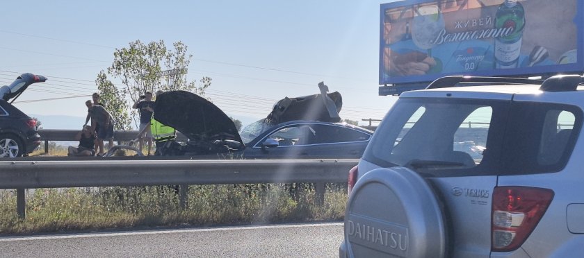 Един човек е загинал при тежката катастрофа, която затвори АМ