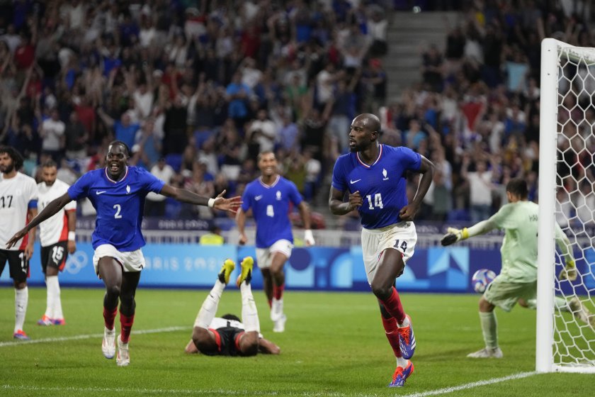 Франция постигна драматична победа над Египет и ще играе с Испания на финала на турнира по футбол в Париж
