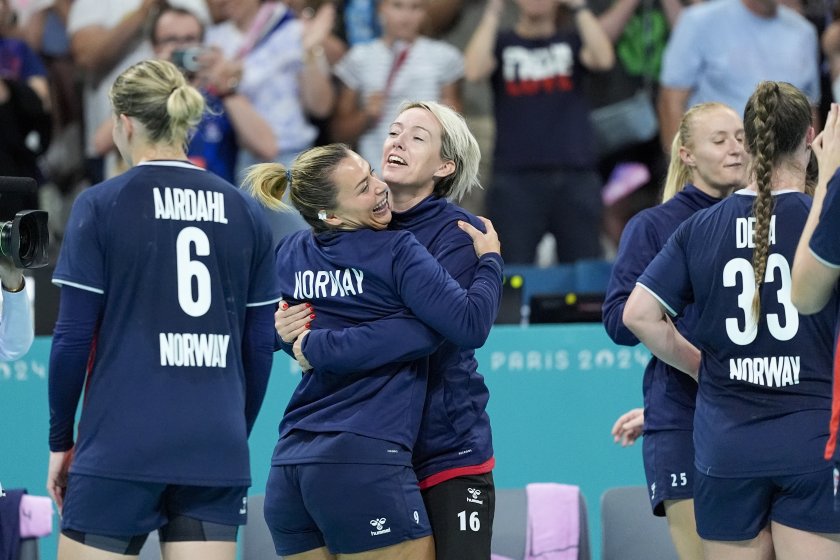 Frankrike og tre skandinaviske lag når semifinalen i den olympiske håndballturneringen for kvinner – Jorden rundt og hjemme