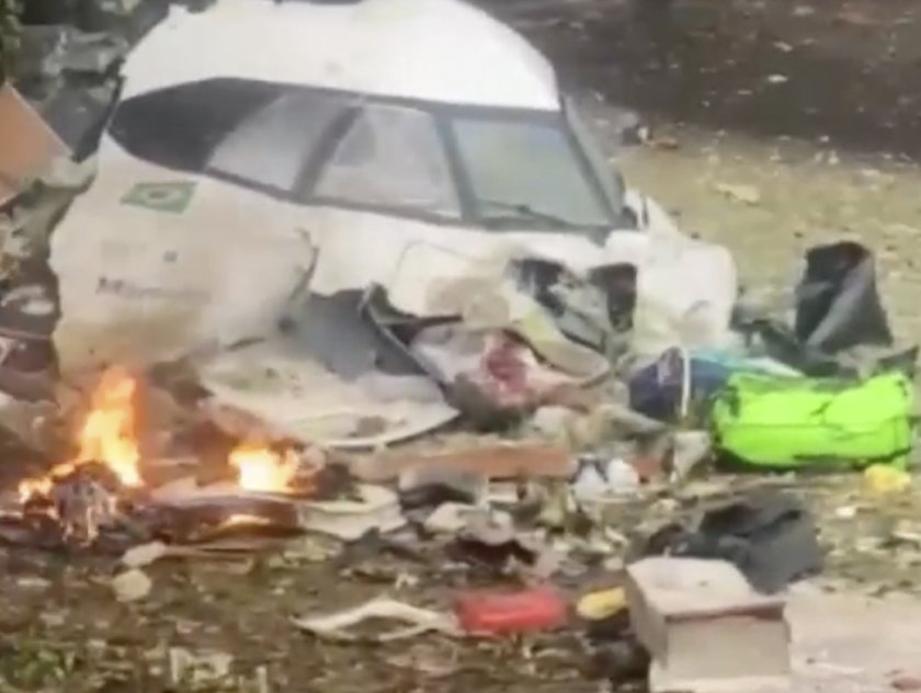 Няма оцелели при самолетната катастрофа в Бразилия, предадоха Асошиейтед прес