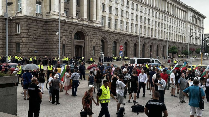 протести против забраната пропаганда нетрадиционна сексуална ориентация училище