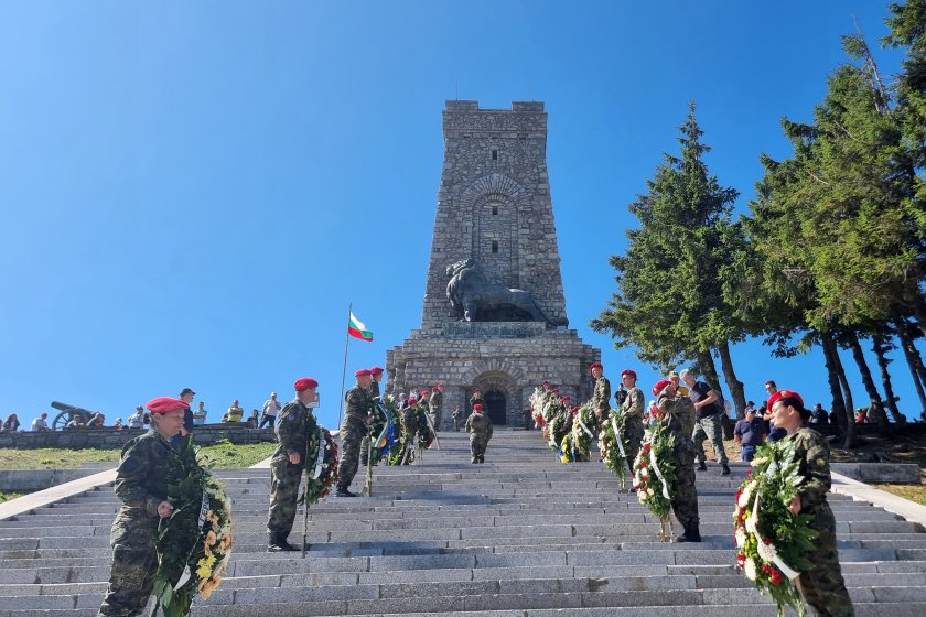 Чествания по повод Шипченската епопея се провеждат при Паметника на свободата