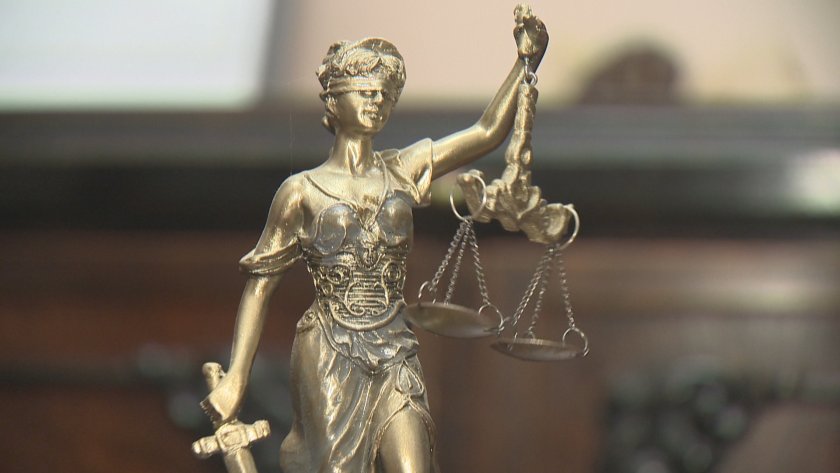 "Черният списък" на "Възраждане" - на ръба на закона