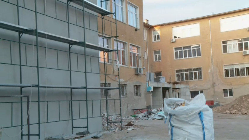 Местят над 1300 ученици в Пловдив заради ремонти в две