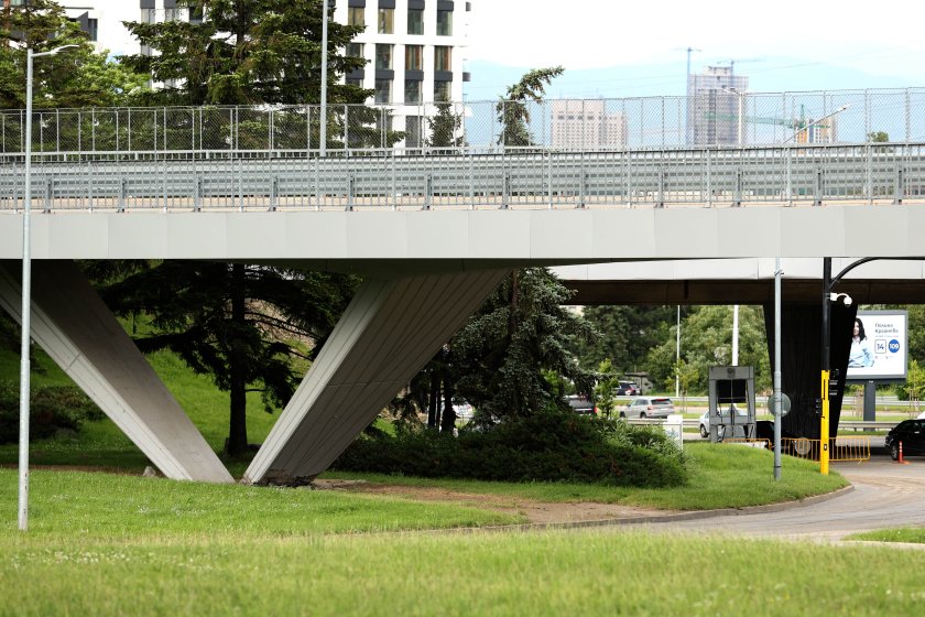 Започва временното укрепване на моста на бул. “България“ към квартал