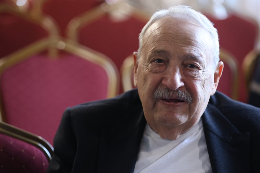 Днес е поклонението пред Иван Гарелов. В 15:00 часа всеки,