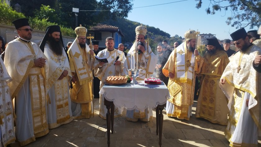 патриарх даниил отслужи тържествена света литургия дупница