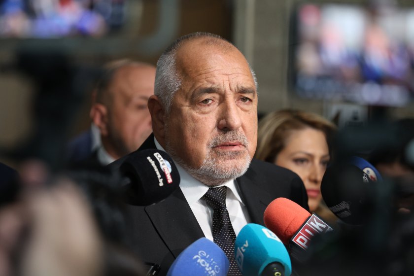 Обръщам се към всички колеги, които искат да слушат може