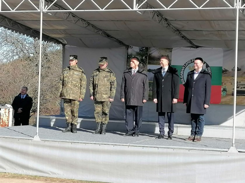 Президентът Румен Радев поздрави военнослужещите от Сухопътните войски