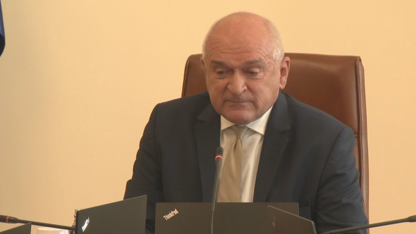 Точно месец след последните парламентарни избори, а сме още в