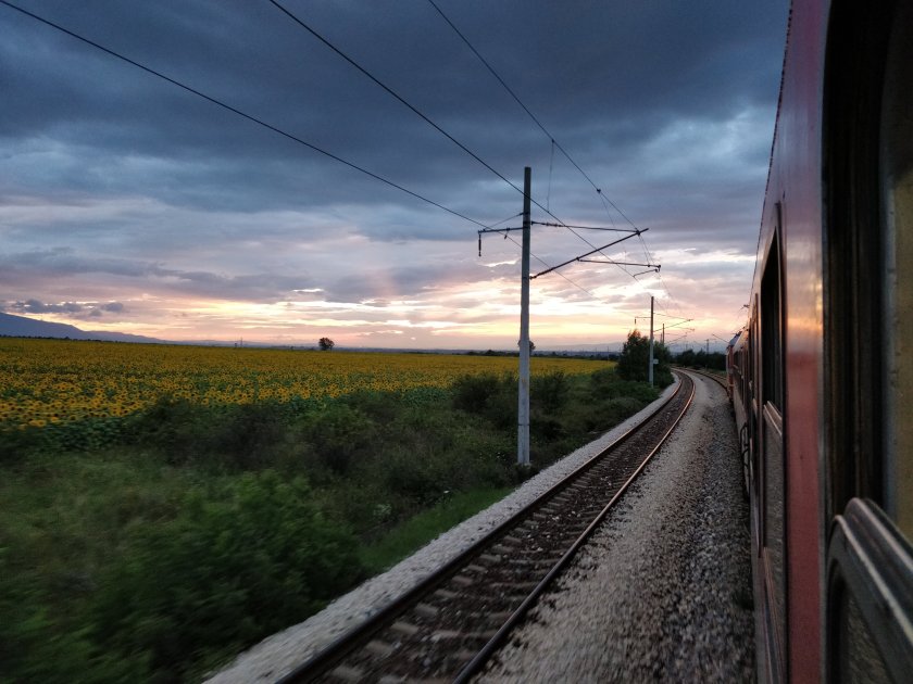 От Министерството на транспорта предлагат разделяне на БДЖ на три