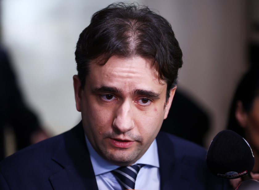 Демократична България нито ще подкрепи, нито ще гласува против избора