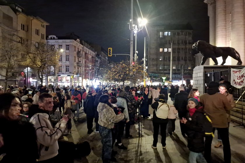 В Международния ден за борба срещу насилието над жени в