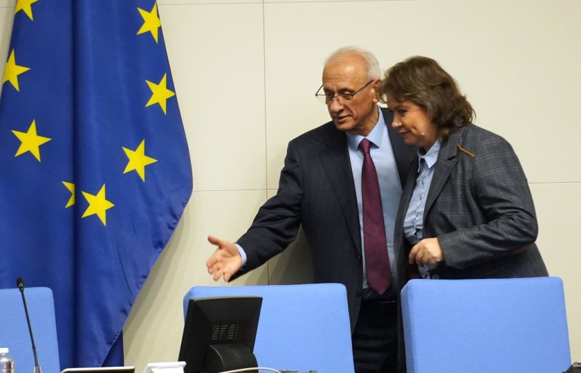 С 140 гласа за Наталия Киселова беше избрана за председател