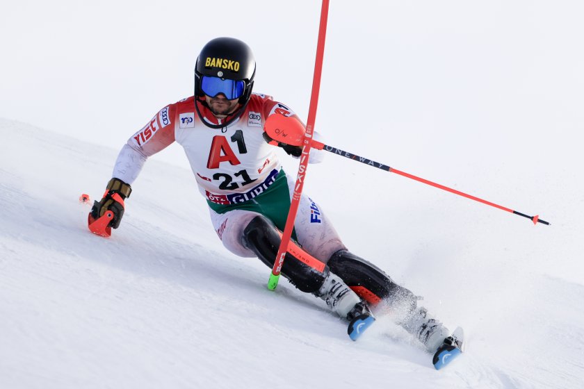 Алберт Попов не успя да завърши във втория манш на