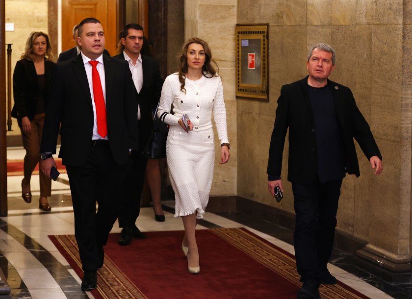 Има такъв народ дават изявление пред медиите след консултациите при