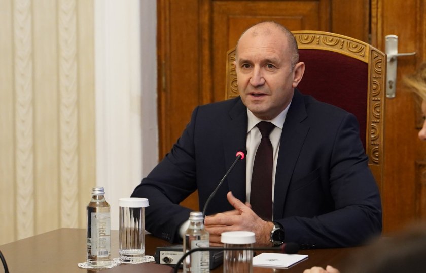 Вашата партия преминава през труден период, но считам, че с