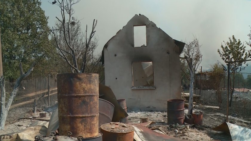 Половин година след , следите от бедствието още личат. Тогава