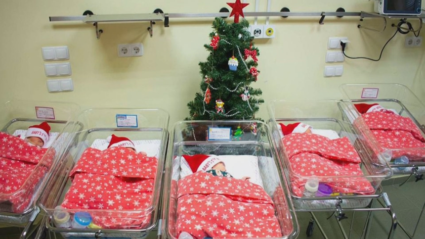 307 новородени бебета, сред които една двойка близнаци, са се