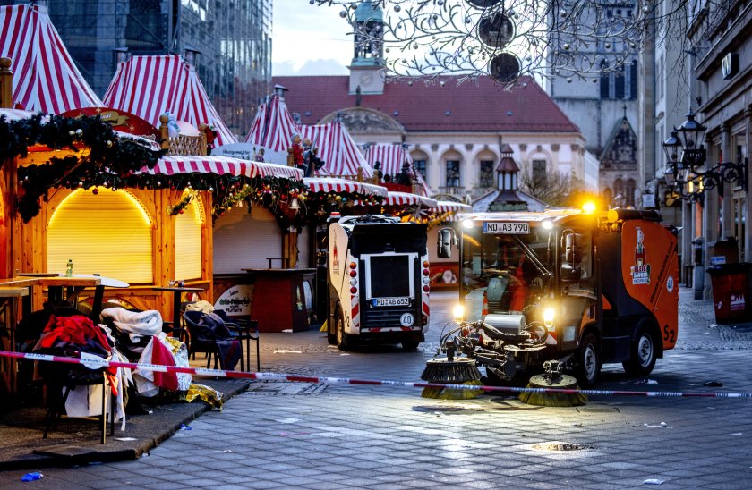 Германските власти , който се вряза с колата си в