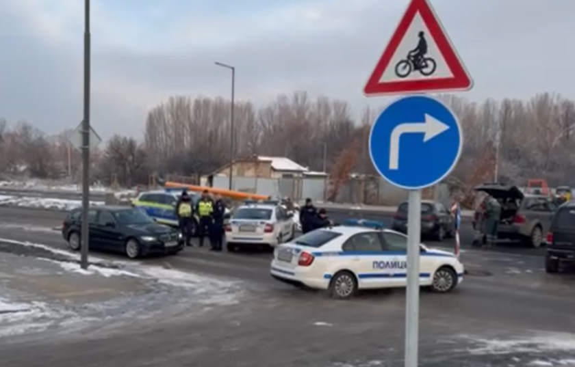 Собственици на имот на бул. Тодор Каблешков блокираха пускането на