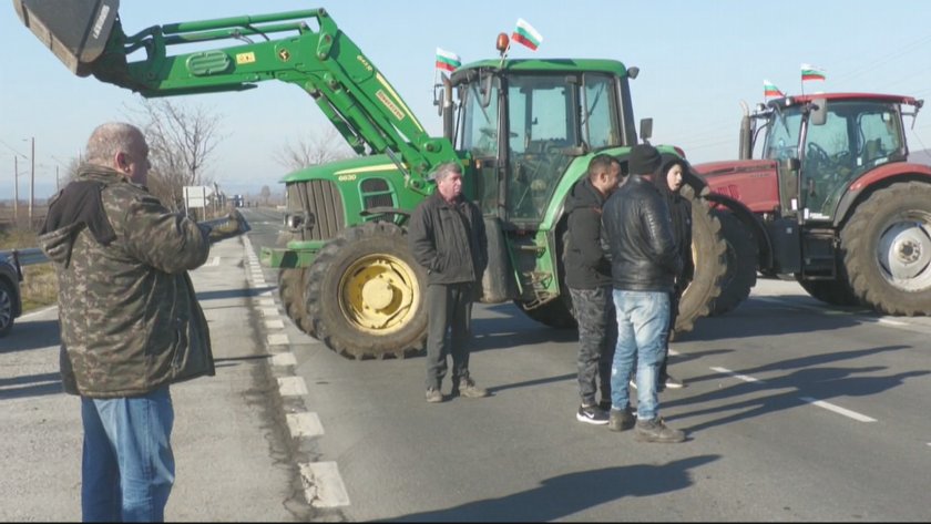 Фермери протестират заради липсата на дейстия от институциите за болестта по животните