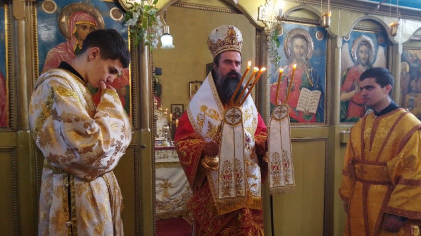 Подкрепата за Българската православна църква от страна на президента, от