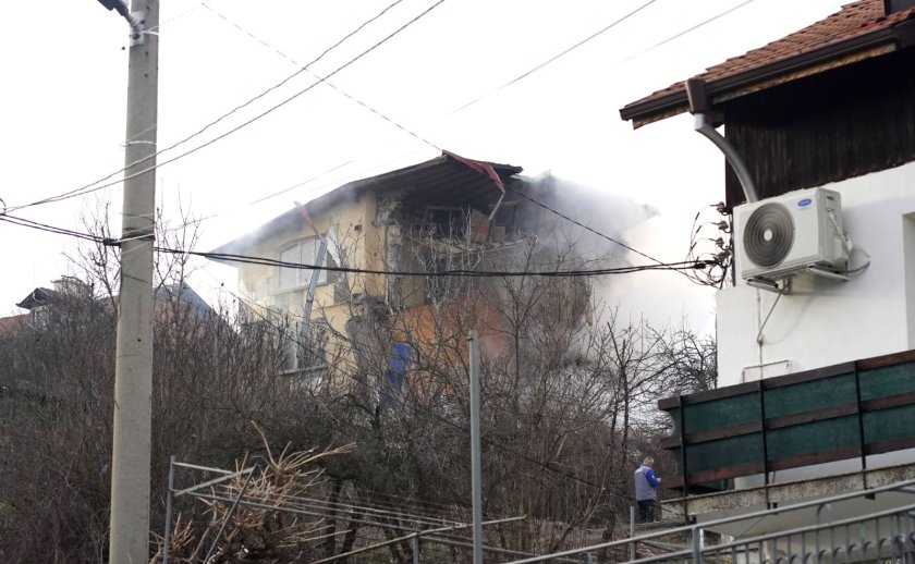 вижте кадри взрива къщата банкя видео снимки