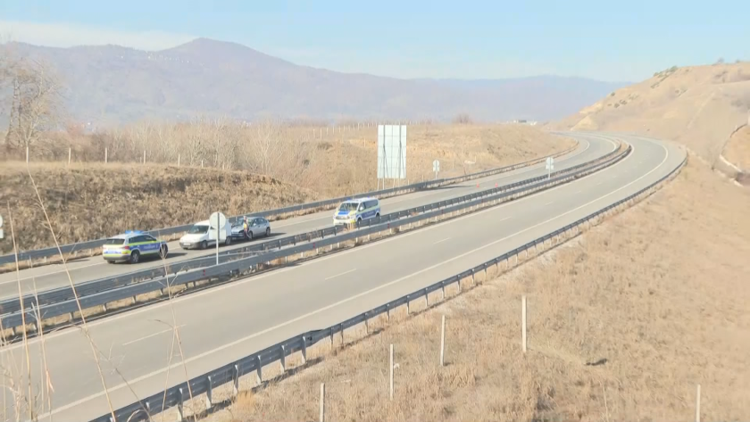 Движението по автомагистрала Струма и в двете посоки е пуснато