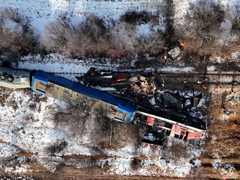 След влаковата катастрофа край София, при която загинаха двама души,