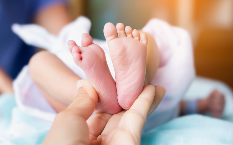 Акушерките у нас намаляват, а средната възраст на работещите в