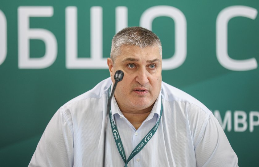 любо ганев остава начело волейбол