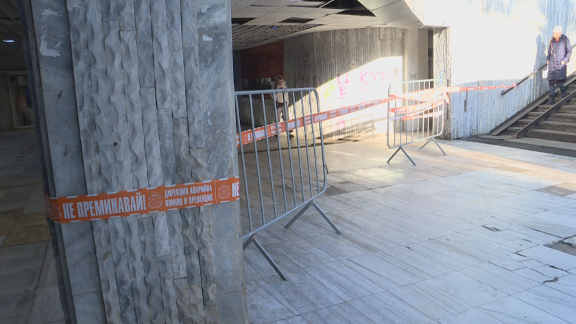 С всеки изминал ден подлезът на булевард “България и “Тодор