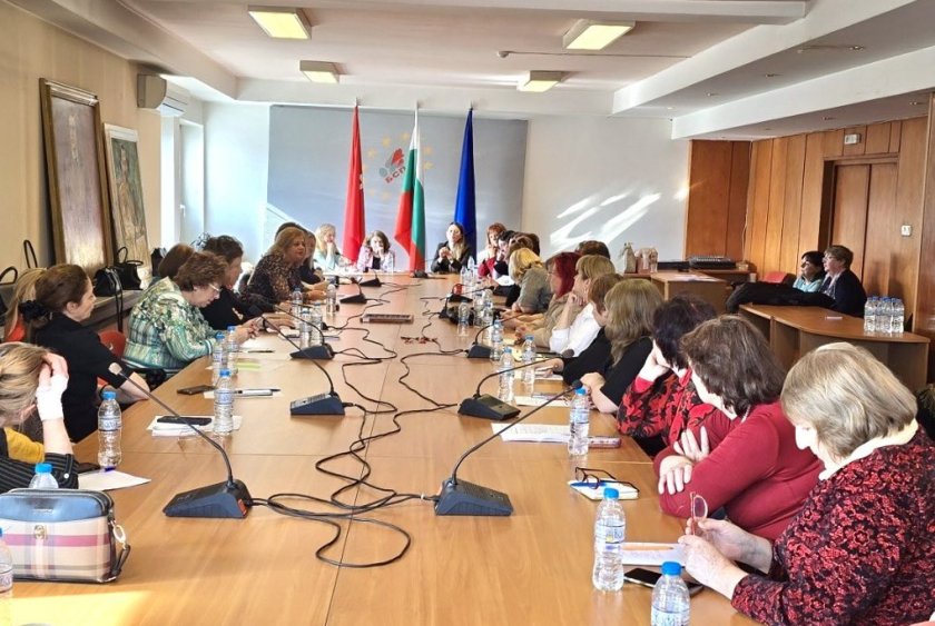 обединението жените социалистки бсп осъди езика омразата наталия киселова