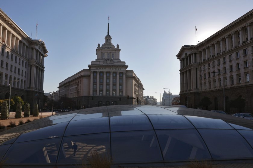 В този час заседава Съветът за съвместно управление. Основната тема