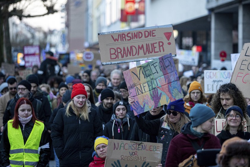 Десетки хиляди германци излязоха на протести в Берлин и други