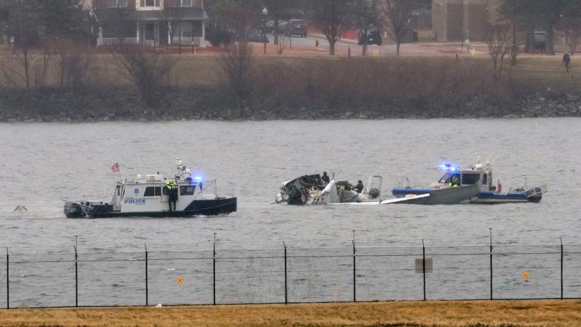 Авиокатастрофата във Вашингтон: Какво показват черните кутии на военния хеликоптер?
