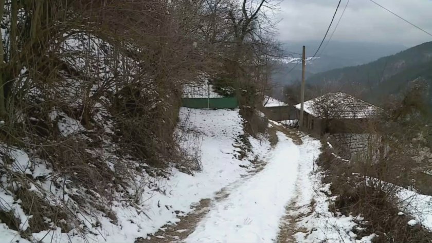 64-годишен мъж от девинското село Брезе почина, след като линейка