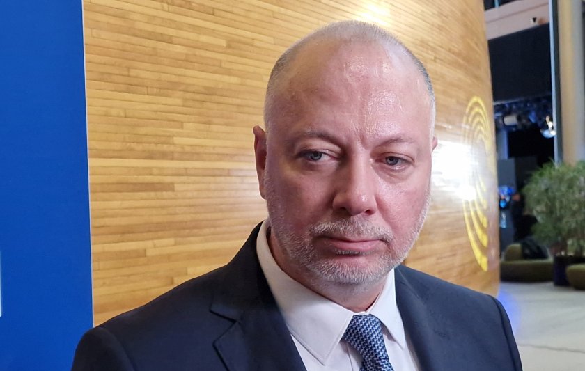 България с покупката на Ф-16 достигна 3% от БВП, така