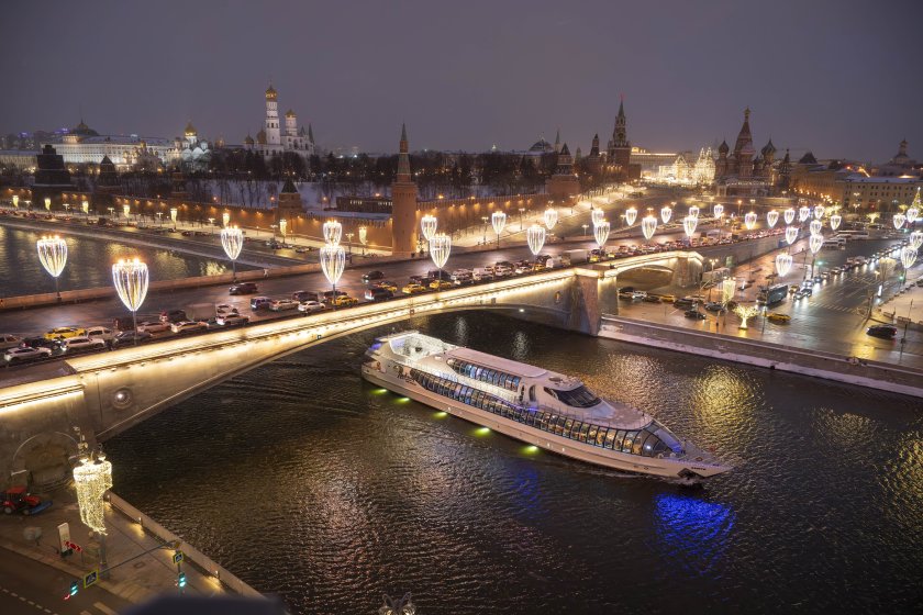 Един човек загина, а четирима бяха ранени при взрив на