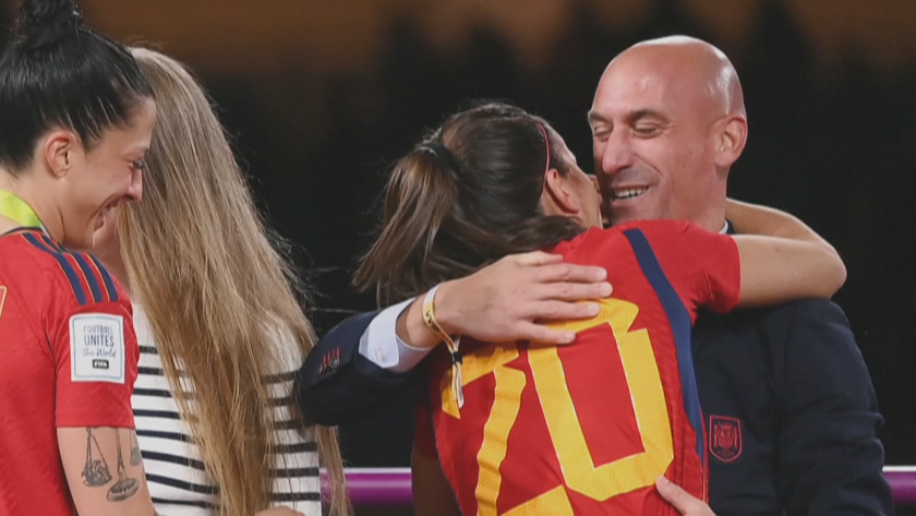 Делото за нежеланата целувка: Луис Рубиалес се изправи пред съда в Испания