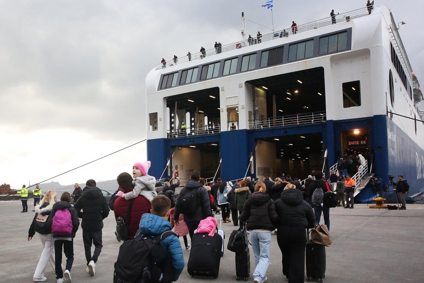 Продължава нетипичната сеизмична активност на Цикладските острови. Учени вече я