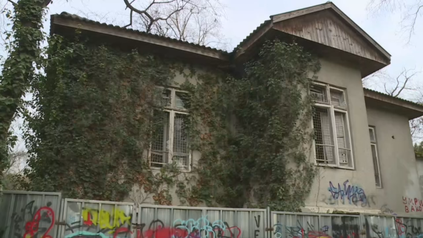 Къщата на създателя на Морската градина във Варна се руши